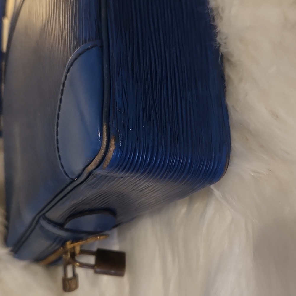 Louis Vuitton Epi briefcase - Picture 4 of 11